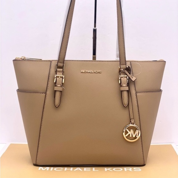 MICHAEL KORS CHARLOTTE LARGE TOP ZIP TOTE CAMEL COLOR